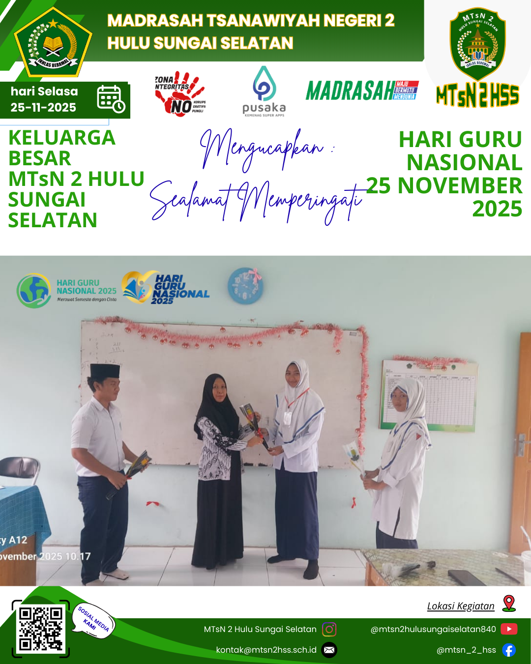 Siswa MTsN 2 HSS Beri Buket kepada Pengawas Asesmen di Hari Guru Nasional