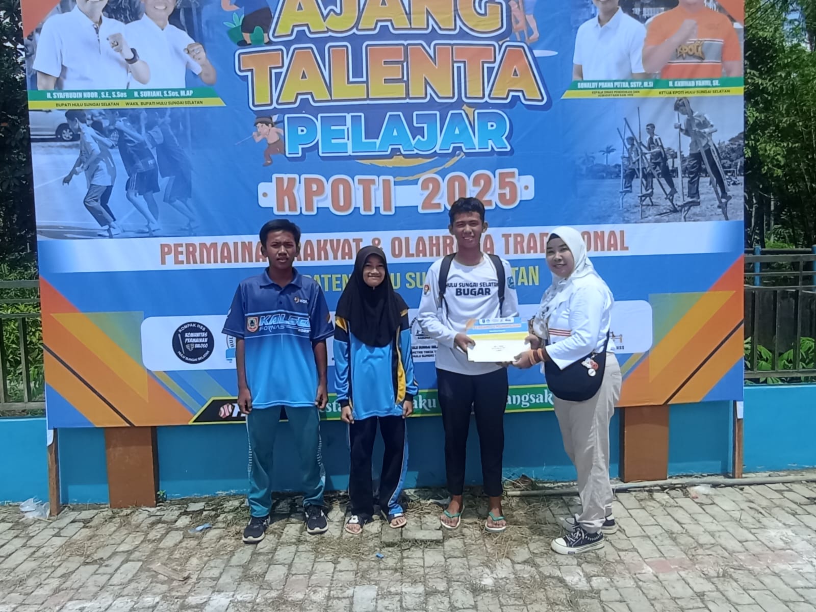 Lestarikan Budaya Banua, Siswa MTsN 2 HSS Sabet Juara Balogo dan Katapel di Ajang Talenta Pelajar KPOTI