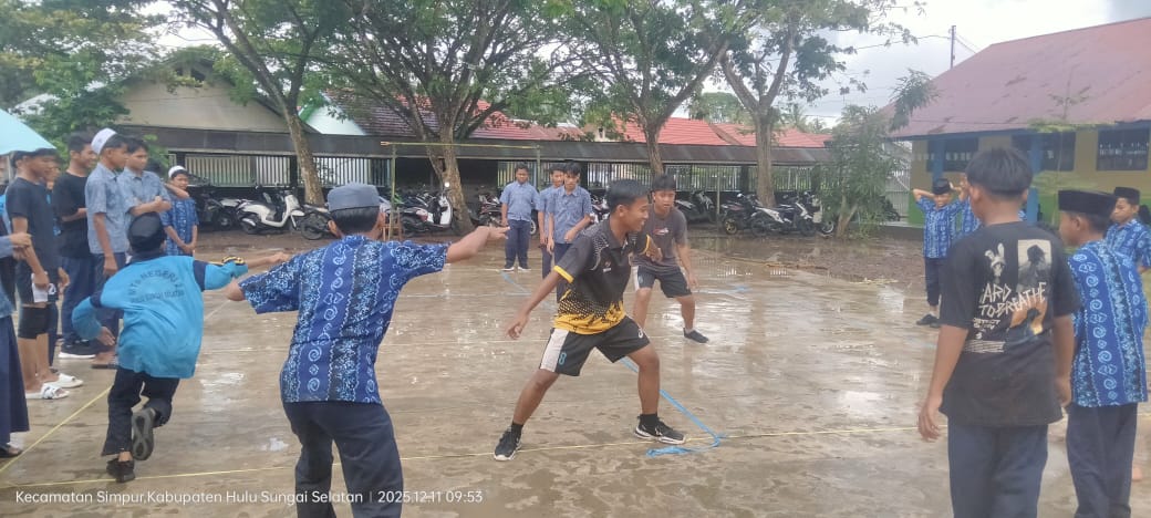 Class Meeting Hari Ke-4 (11 Des): Kelas 9C Kunci Kemenangan Main Hadang, Bakisah Bahasa Banjar Milik Kelas 7C