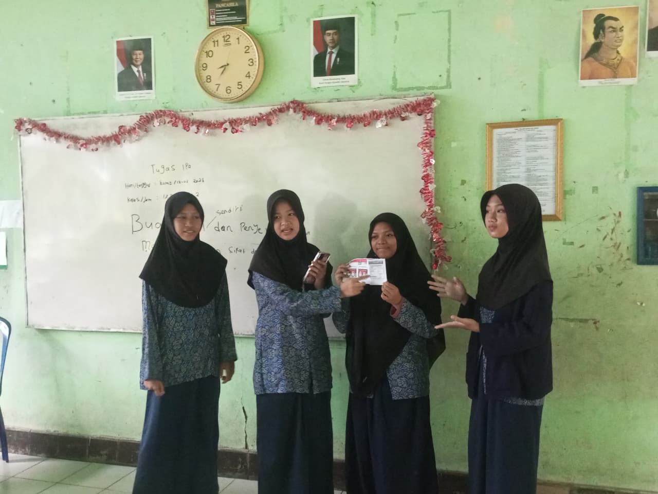 Jelang Pencoblosan Besok, PPS OSIM MTsN 2 HSS Gencar Sosialisasi Tata Cara Pemilihan ke Tiap Kelas